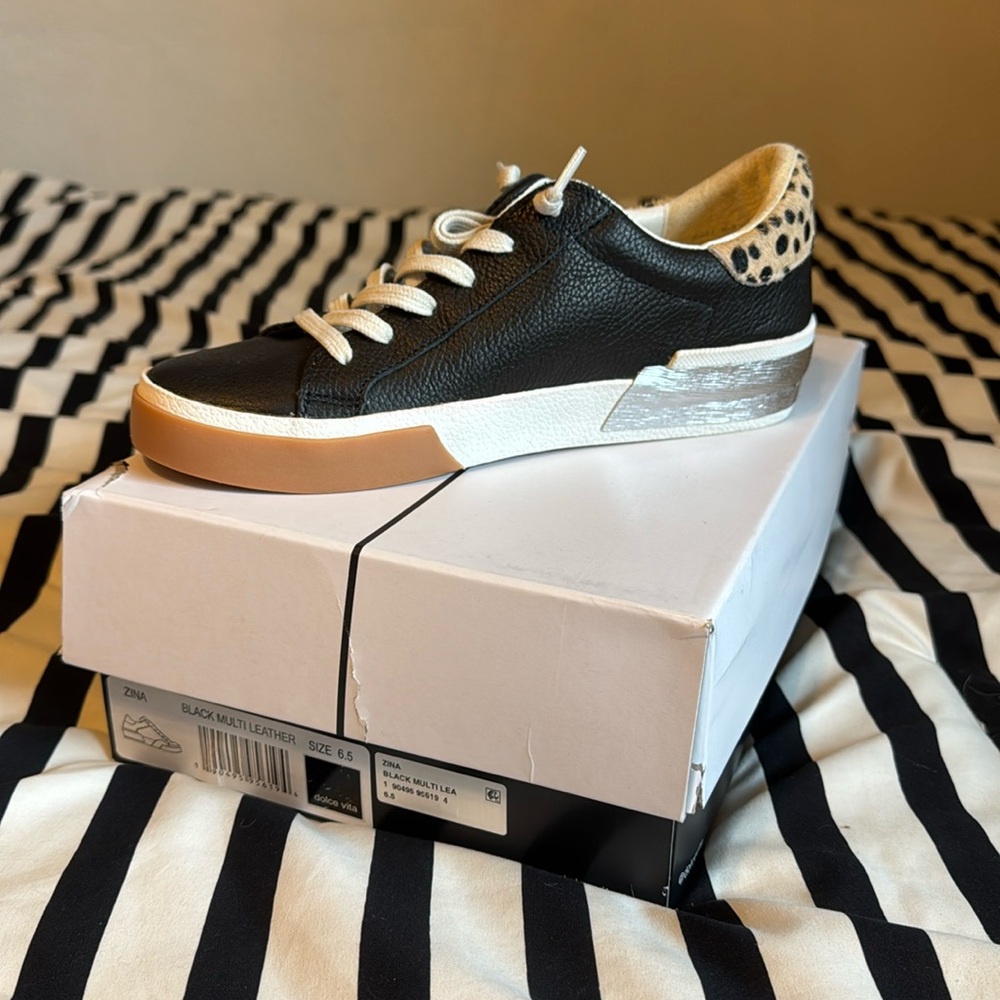 NWT DV Zina sneaker
